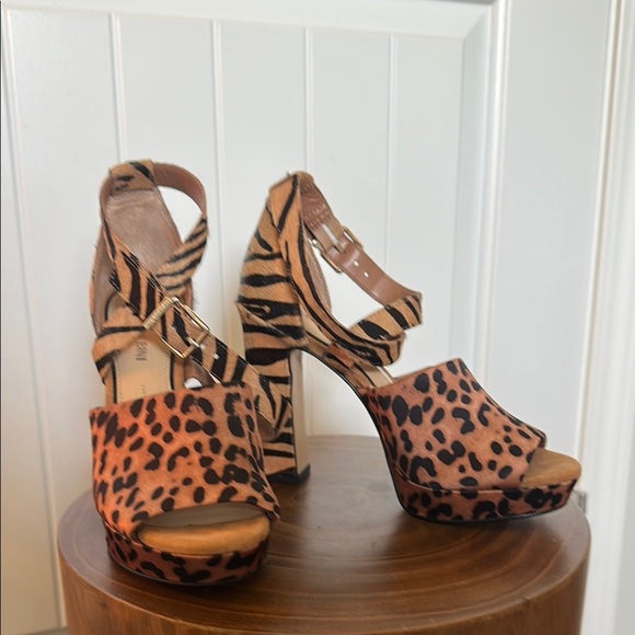 Gianni Bini Tan and Black Heels with Platform 6.5M - Picture 1 of 5